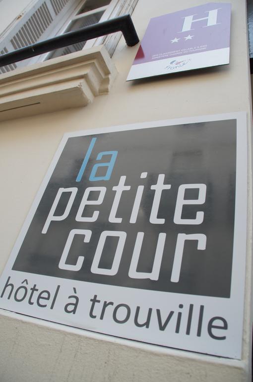 Hôtel La Petite Cour à Trouville-sur-Mer Extérieur photo