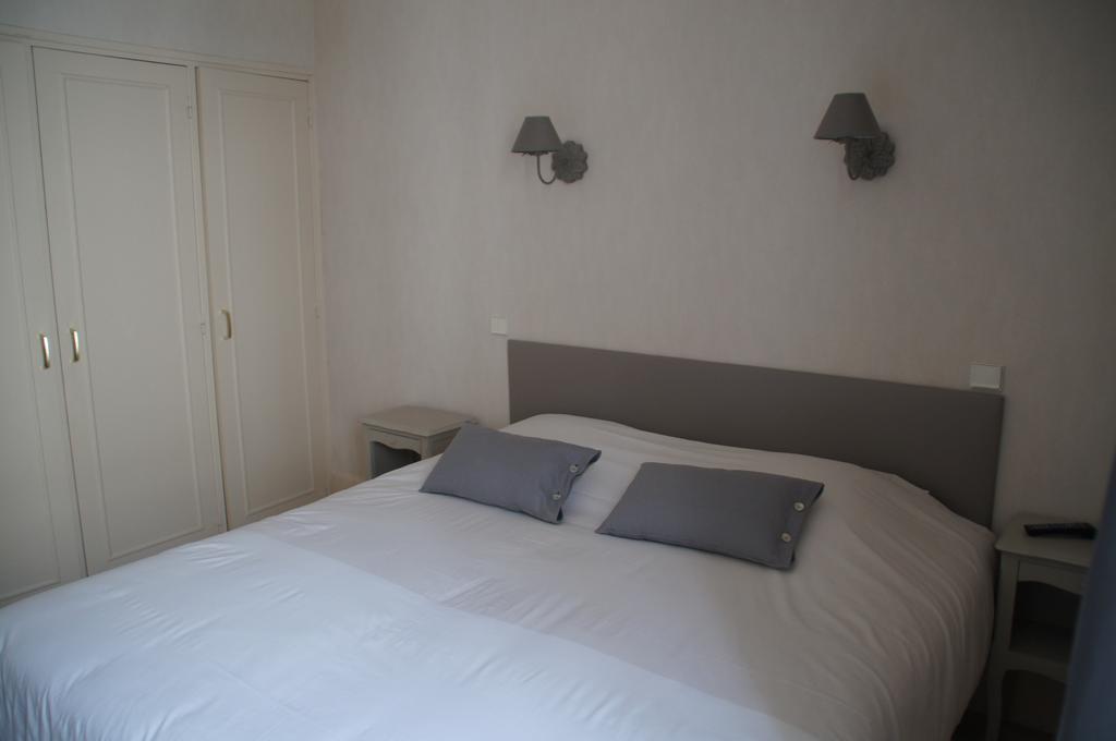 Hôtel La Petite Cour à Trouville-sur-Mer Chambre photo